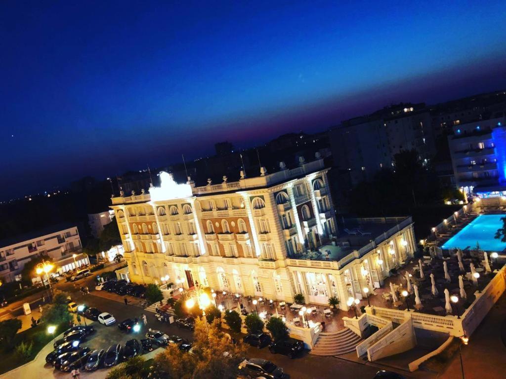 Grand Hotel Cesenatico Exterior photo